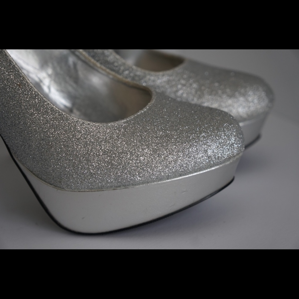 Silver Glitter Platform heels - Picture 2 of 3